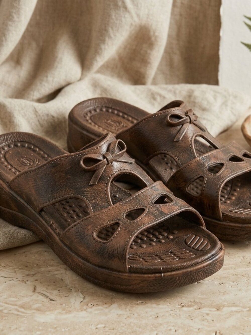 Pali M-173 Bow Brown Hawaiian Slides Sandals Hawaii Womens Wedge L Vegan Leather